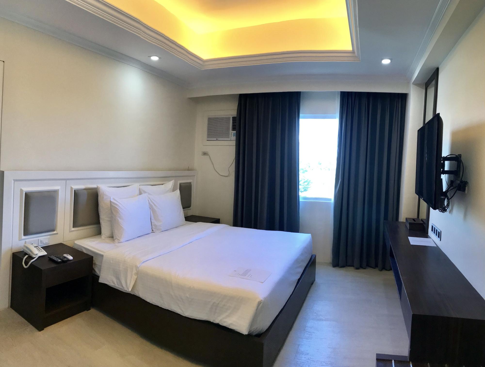 Sotogrande Iloilo Hotel Екстериор снимка