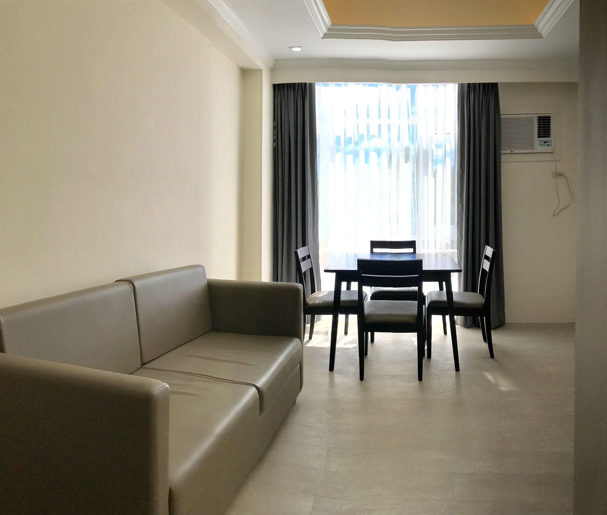 Sotogrande Iloilo Hotel Екстериор снимка