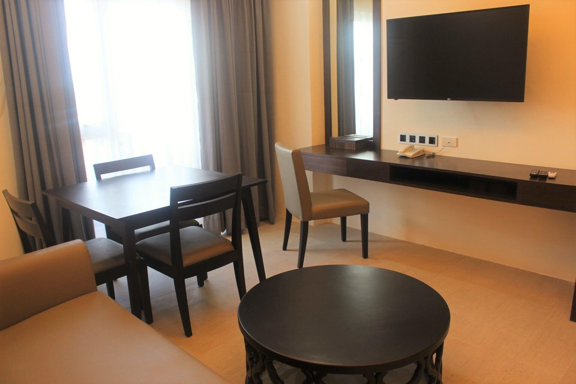 Sotogrande Iloilo Hotel Екстериор снимка