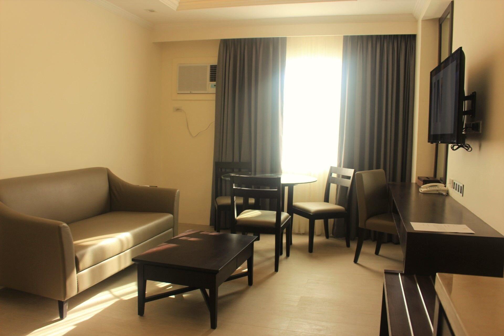 Sotogrande Iloilo Hotel Екстериор снимка