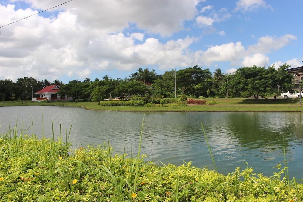 Sotogrande Iloilo Hotel Екстериор снимка