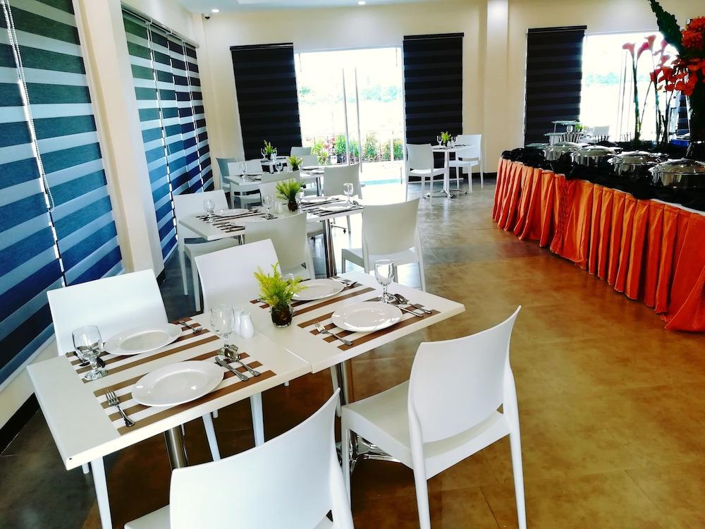 Sotogrande Iloilo Hotel Екстериор снимка