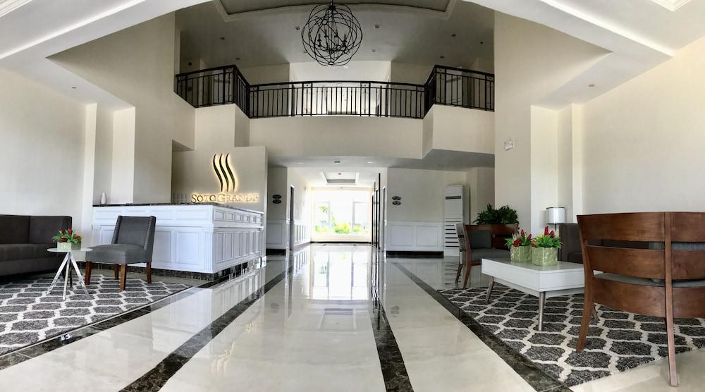 Sotogrande Iloilo Hotel Екстериор снимка
