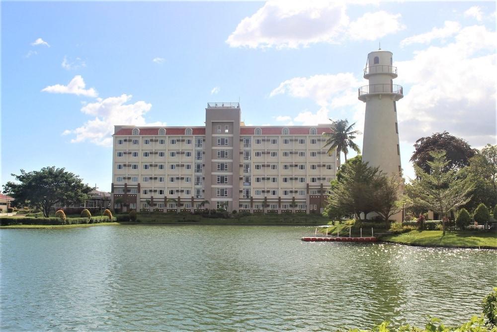 Sotogrande Iloilo Hotel Екстериор снимка