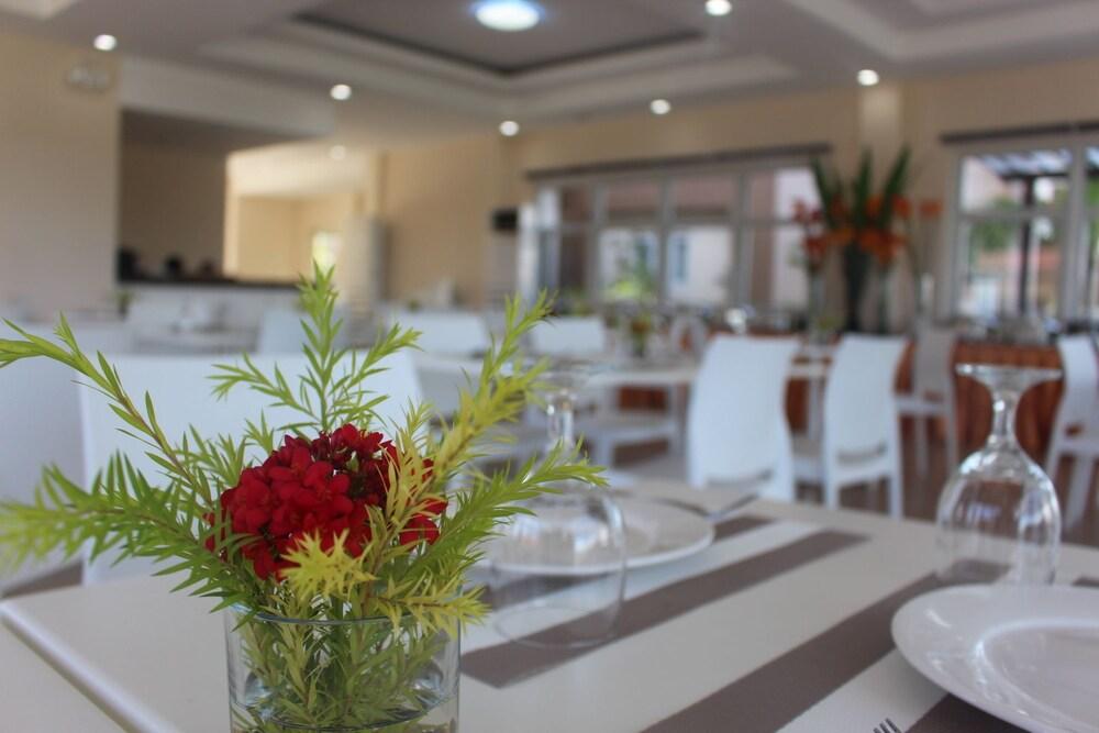 Sotogrande Iloilo Hotel Екстериор снимка