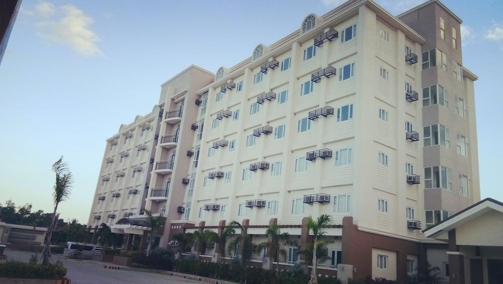 Sotogrande Iloilo Hotel Екстериор снимка