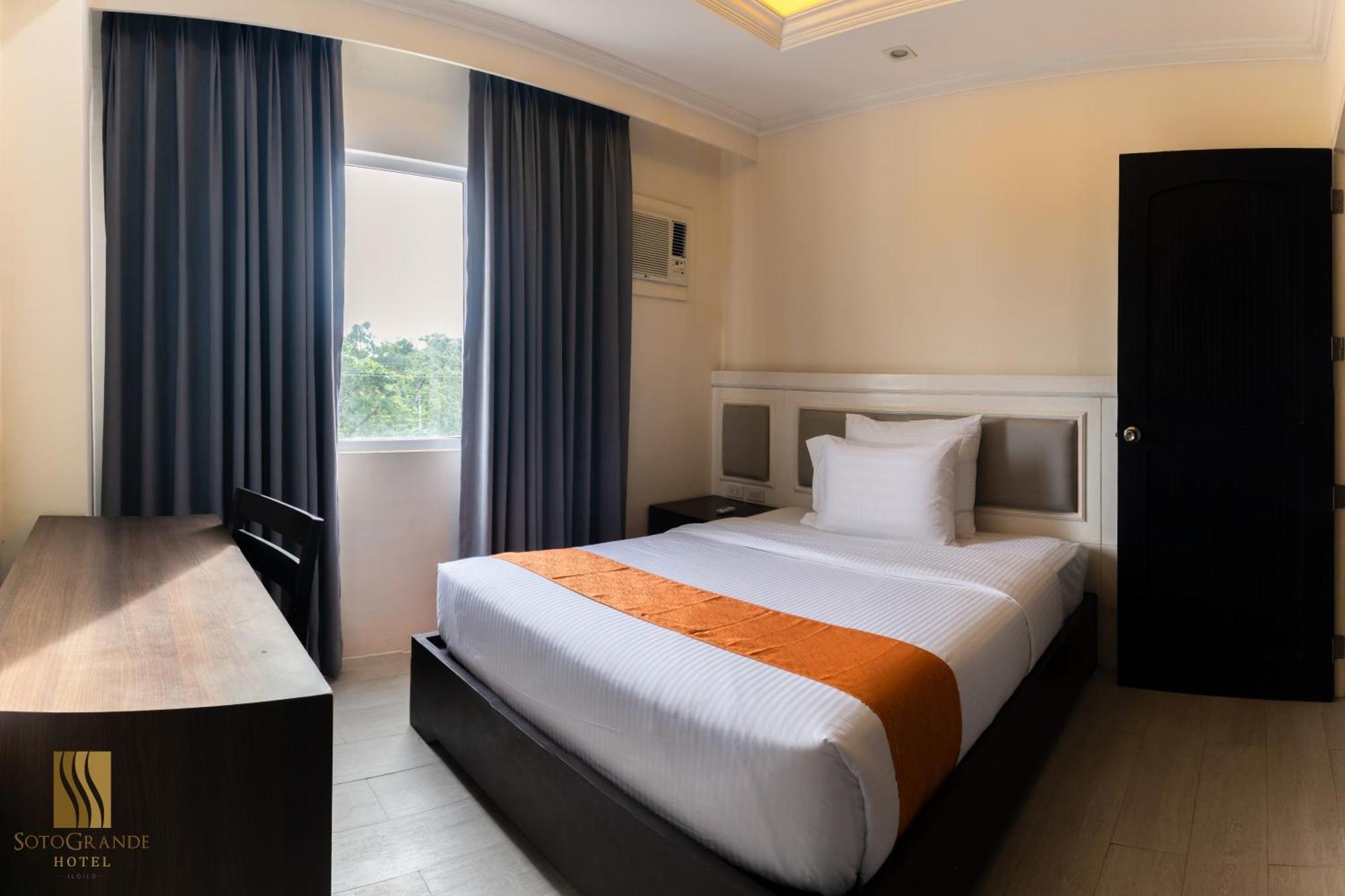 Sotogrande Iloilo Hotel Екстериор снимка