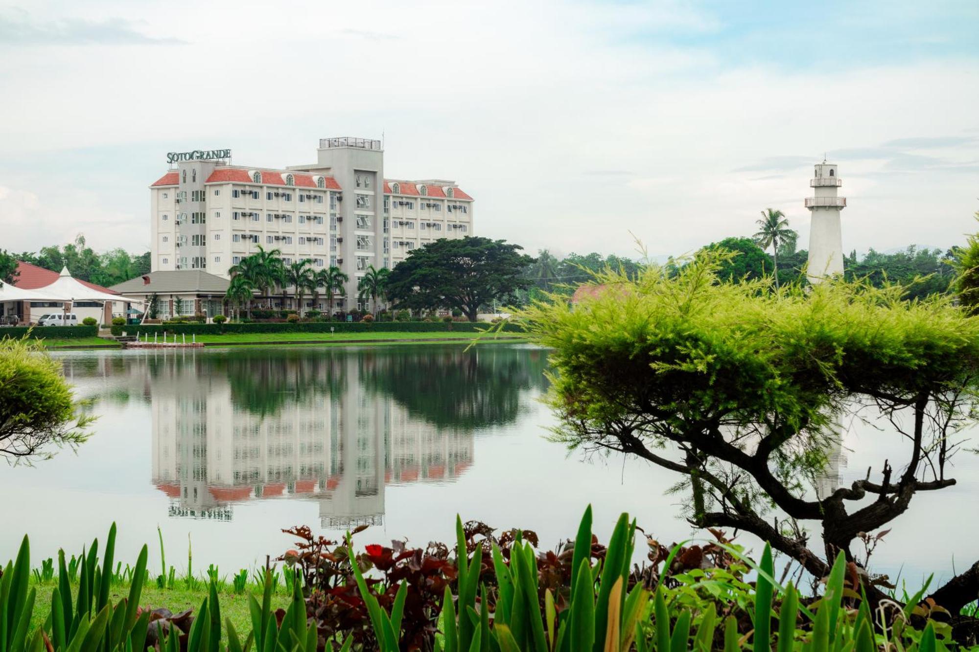 Sotogrande Iloilo Hotel Екстериор снимка