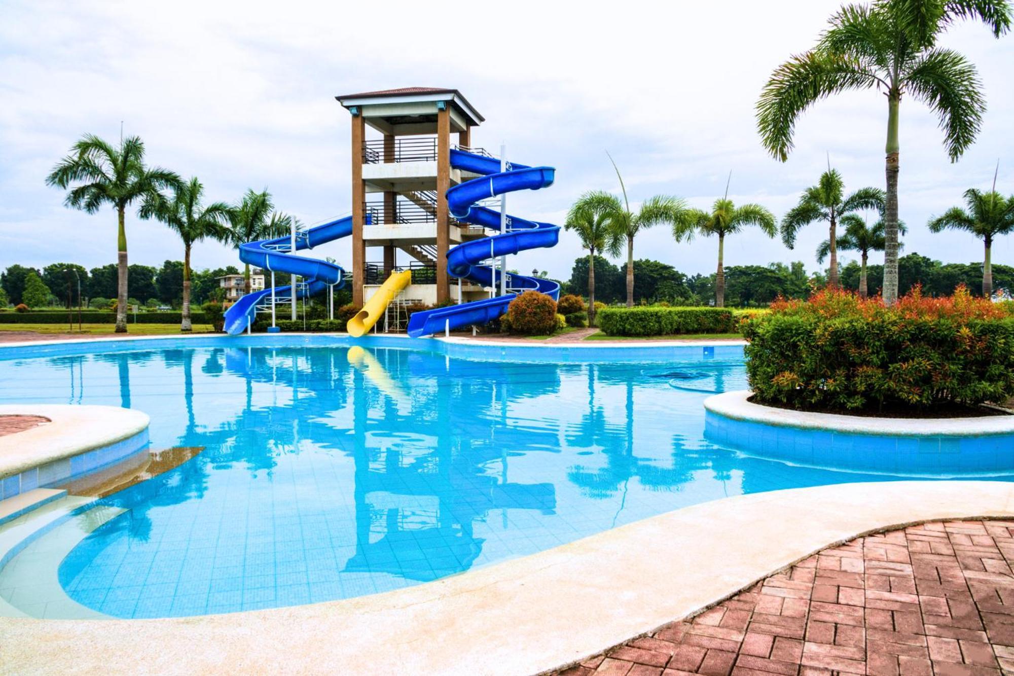 Sotogrande Iloilo Hotel Екстериор снимка